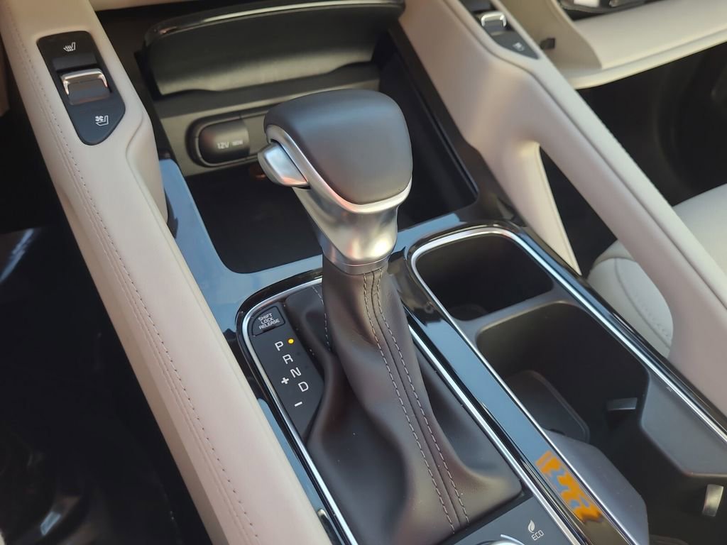 Used 2024 Kia Telluride EX w/ EX Captain's Chair Package image 23