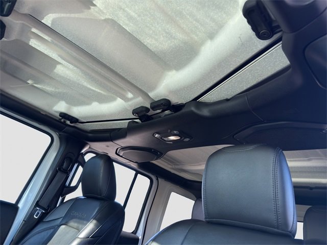 Used 2018 Jeep Wrangler Unlimited Sahara w/ Uconnect 4C Nav & Sound Group image 24