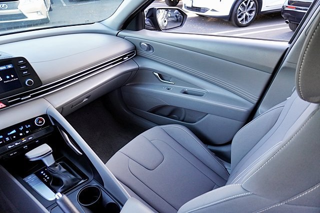 Certified 2026 Hyundai Elantra Sport FWD image 30