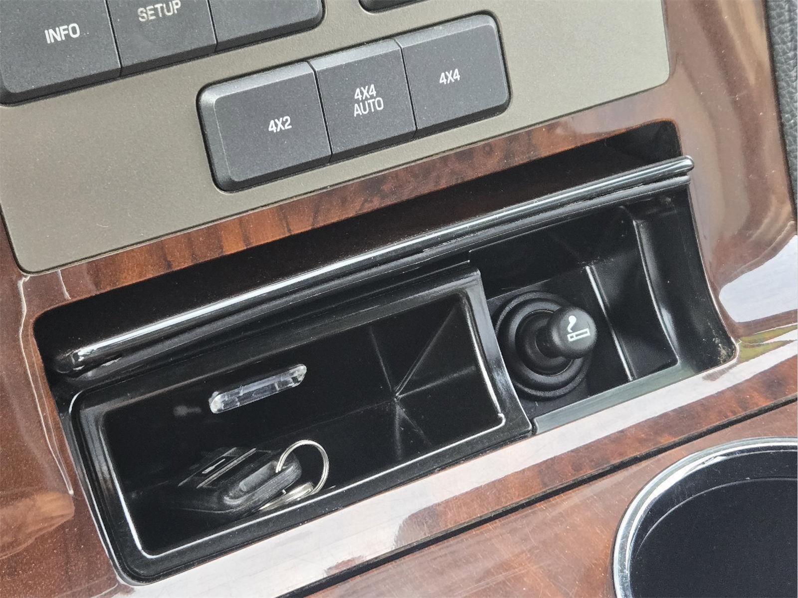 Used 2012 Lincoln Navigator 4WD image 10