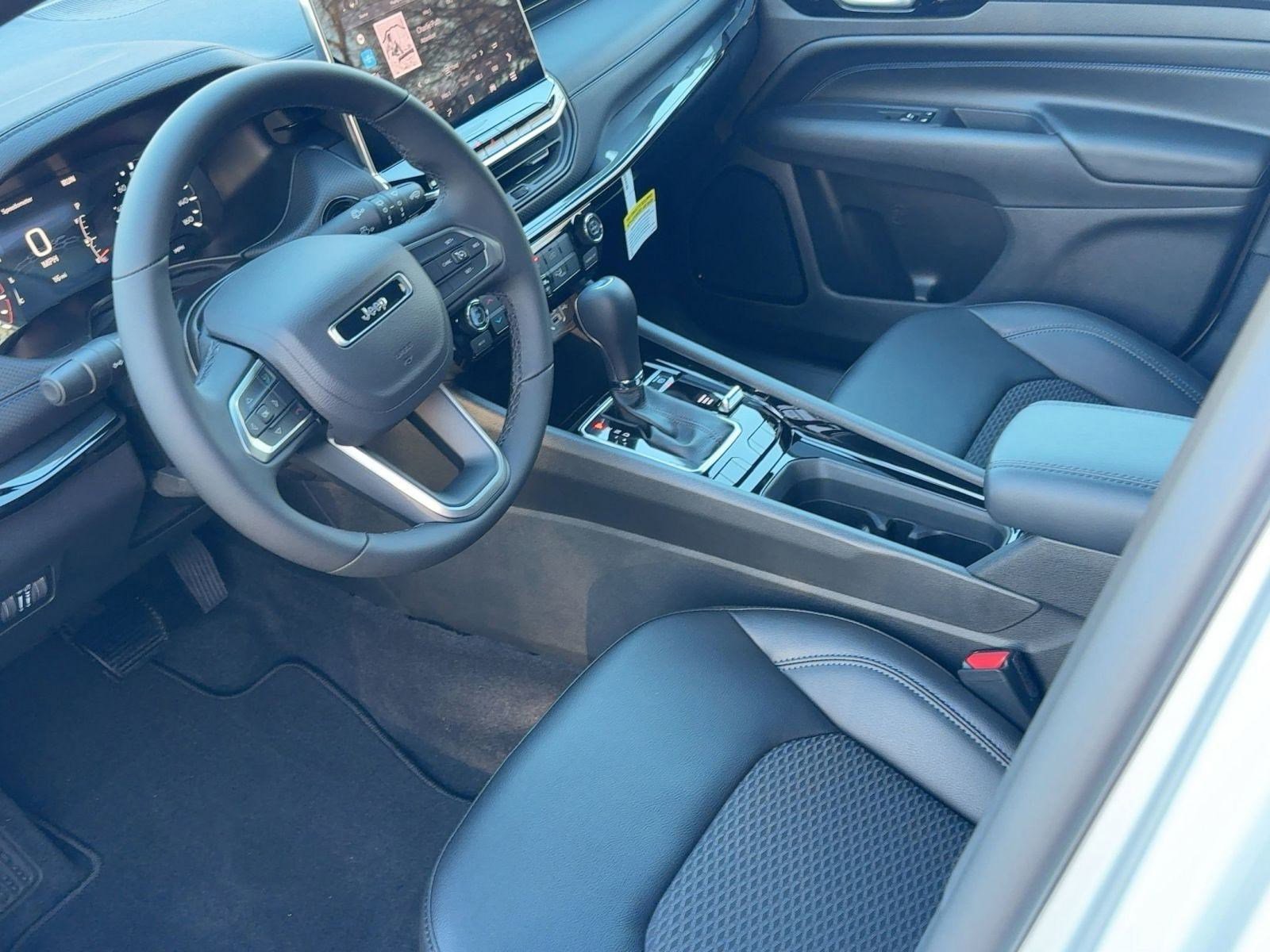 New 2026 Jeep Compass Latitude image 4