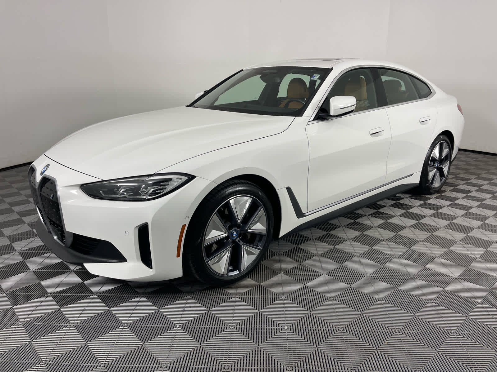 Certified 2023 BMW i4 eDrive35 image 7