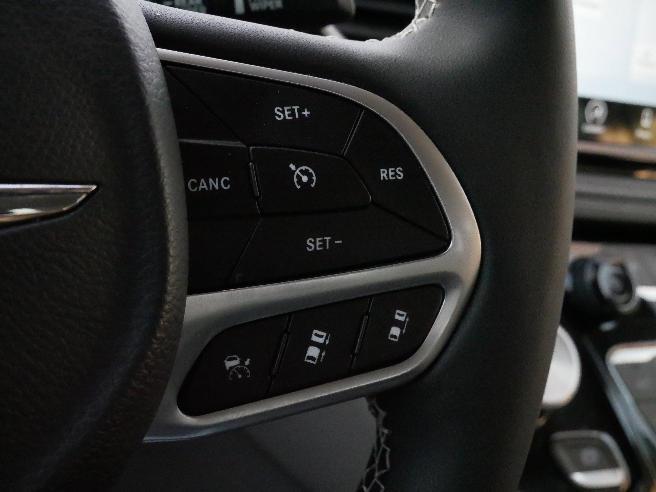 Used 2024 Chrysler Pacifica Touring-L w/ Road Tripper Package image 25