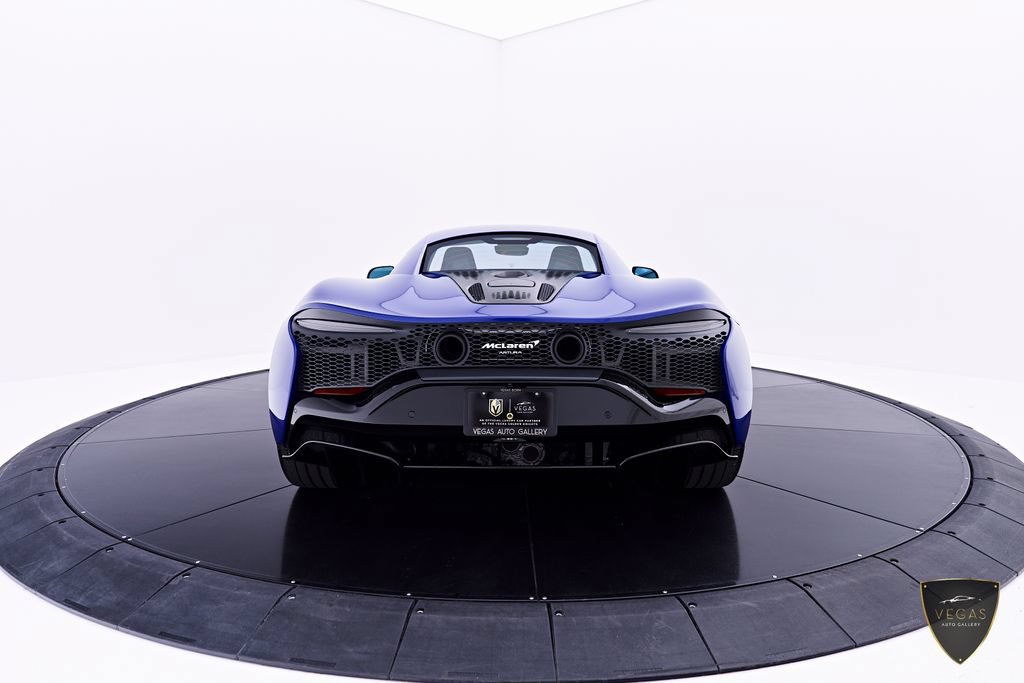 Used 2025 McLaren Artura RWD image 16