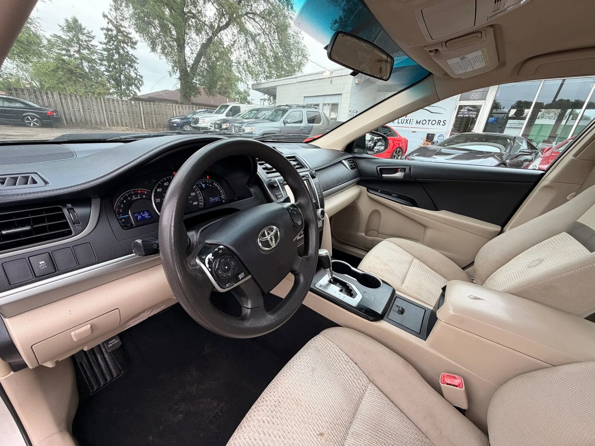 Used 2014 Toyota Camry LE FWD image 8