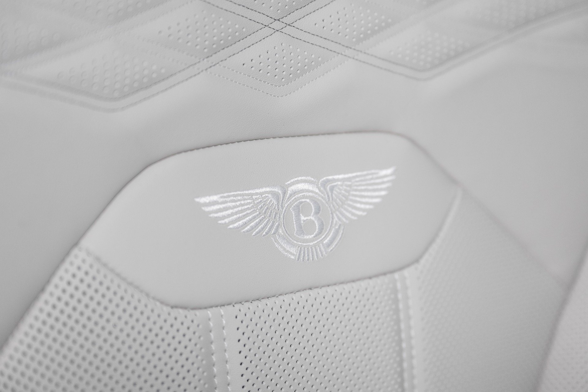 New 2025 Bentley Bentayga Extended Wheelbase image 57