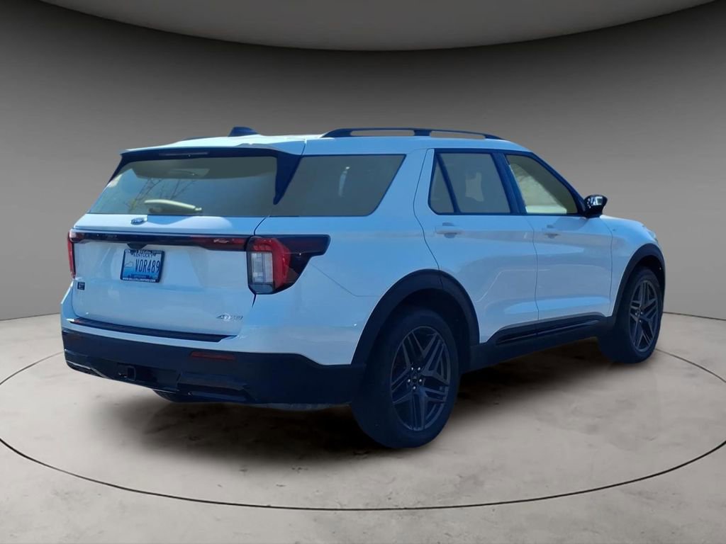 New 2026 Ford Explorer ST-Line w/ ST-Line Street Pack AWD/4WD image 9