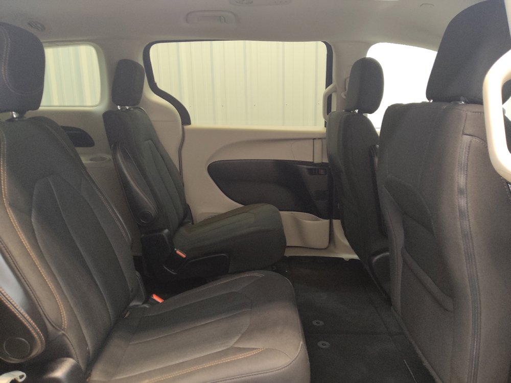 Used 2017 Chrysler Pacifica LX w/ Tire & Wheel Group FWD image 19