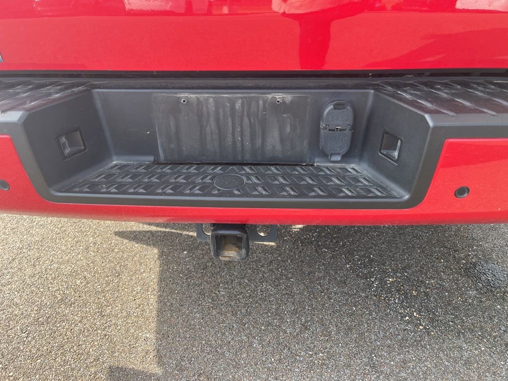Used 2023 Nissan Titan SV w/ SV Convenience Package RWD image 24