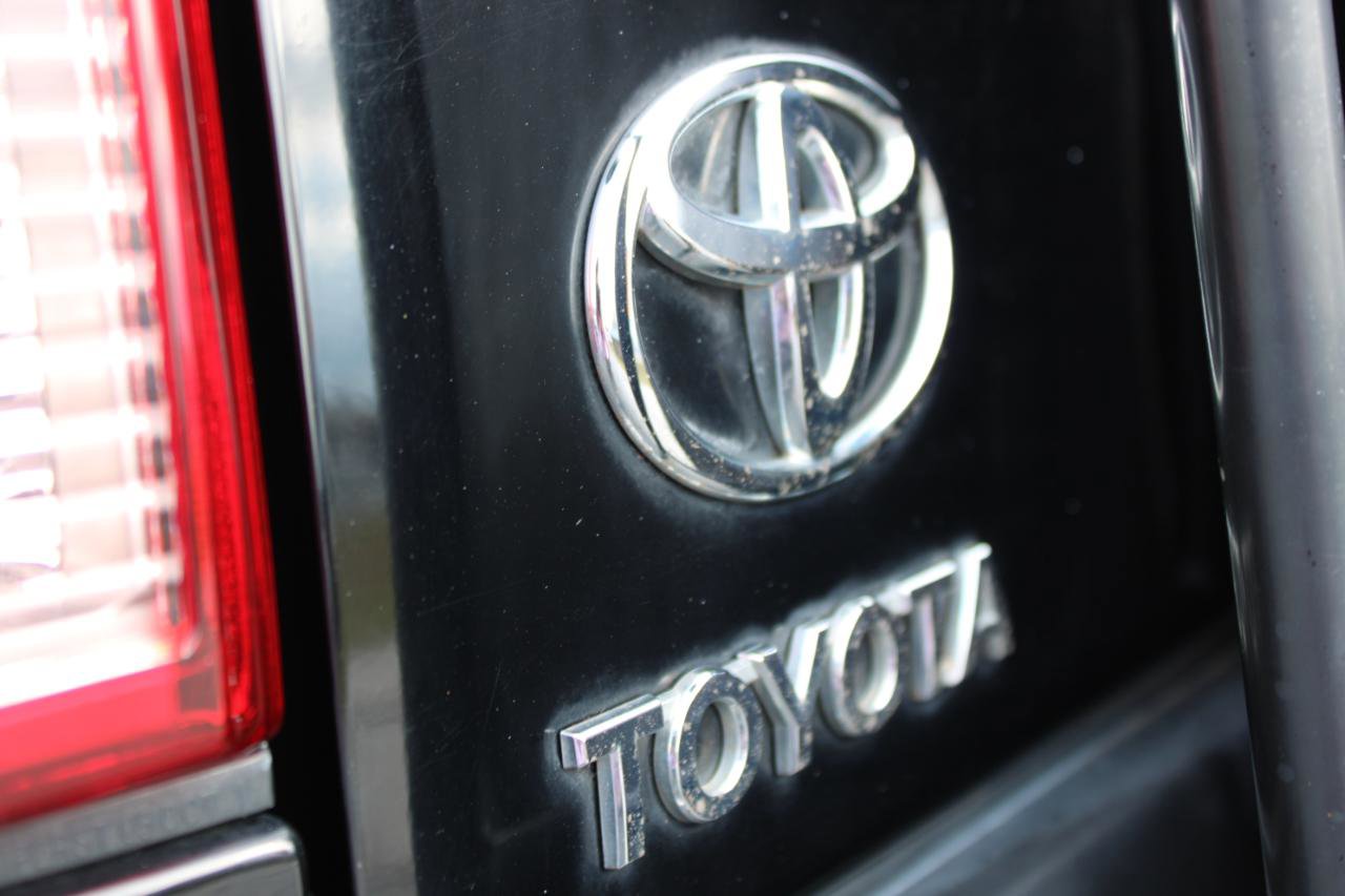 Used 2011 Toyota FJ Cruiser 4WD w/ Upgrade Pkg image 6