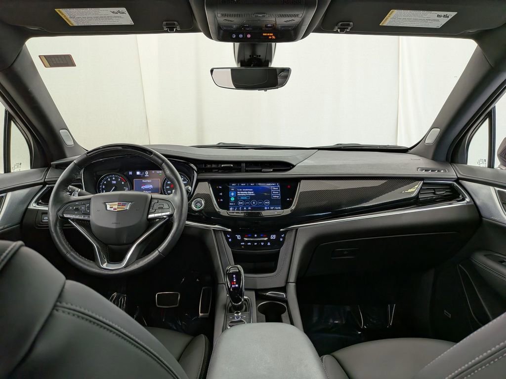 Used 2023 Cadillac XT6 Sport w/ Technology Package image 13