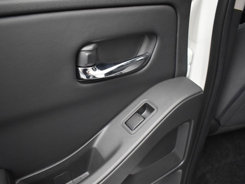 New 2026 Nissan Frontier SV w/ Tow Package image 15