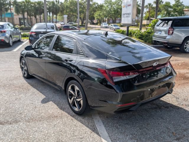 Used 2023 Hyundai Elantra SEL w/ Convenience Package image 5