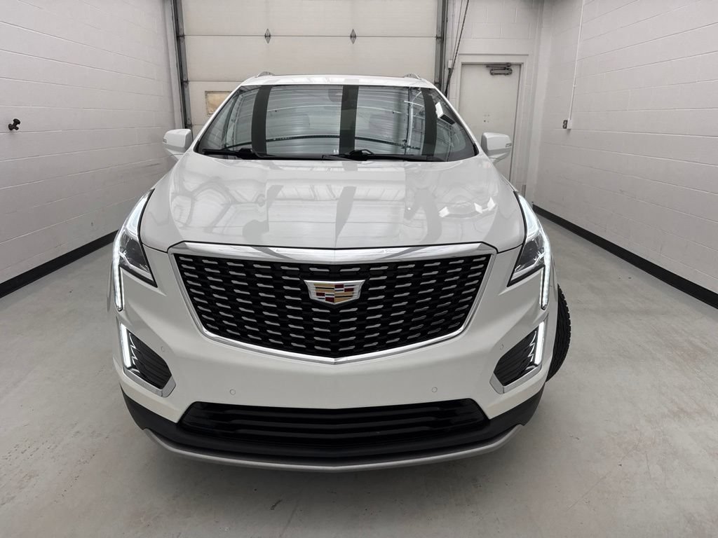 Used 2023 Cadillac XT5 Premium Luxury AWD/4WD image 2