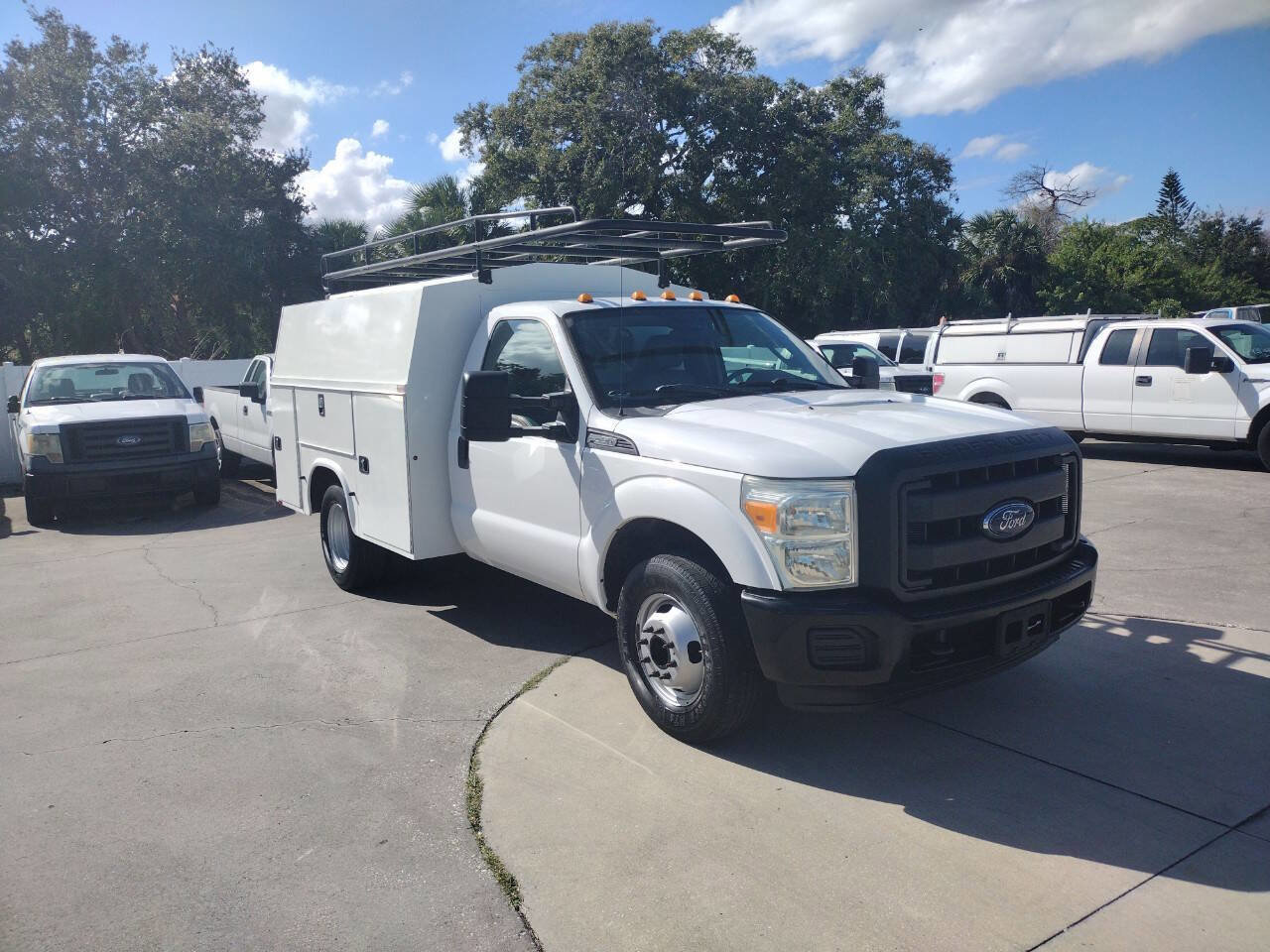 Used 2015 Ford F350 XL image 2