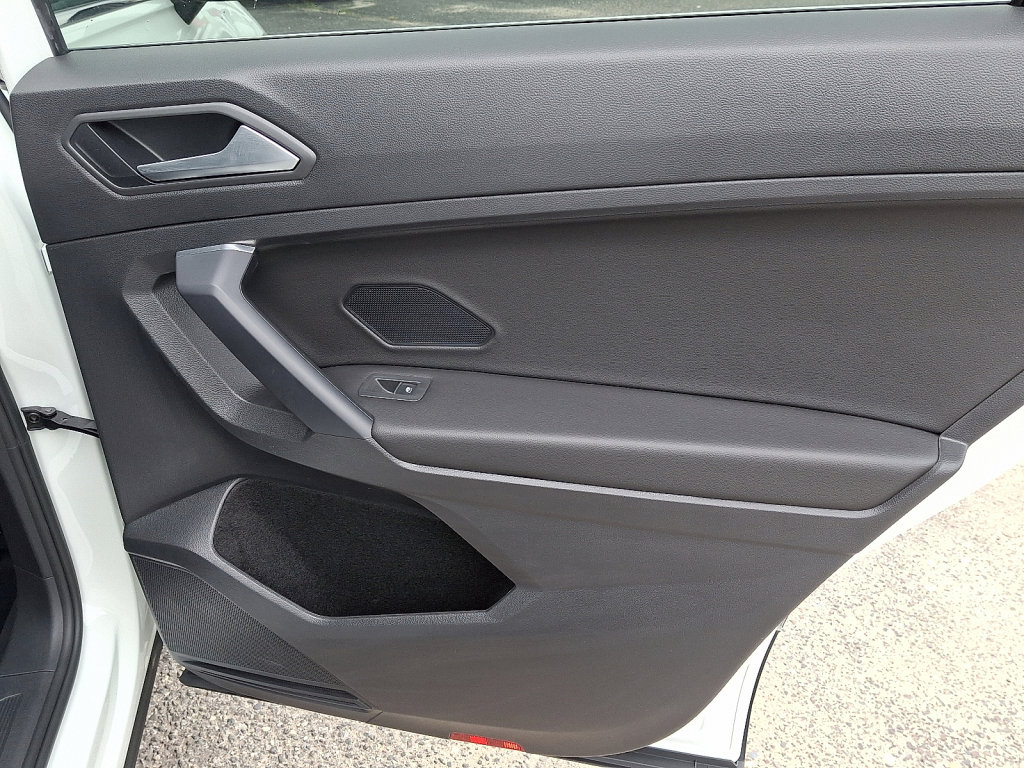Used 2021 Volkswagen Tiguan SEL image 13