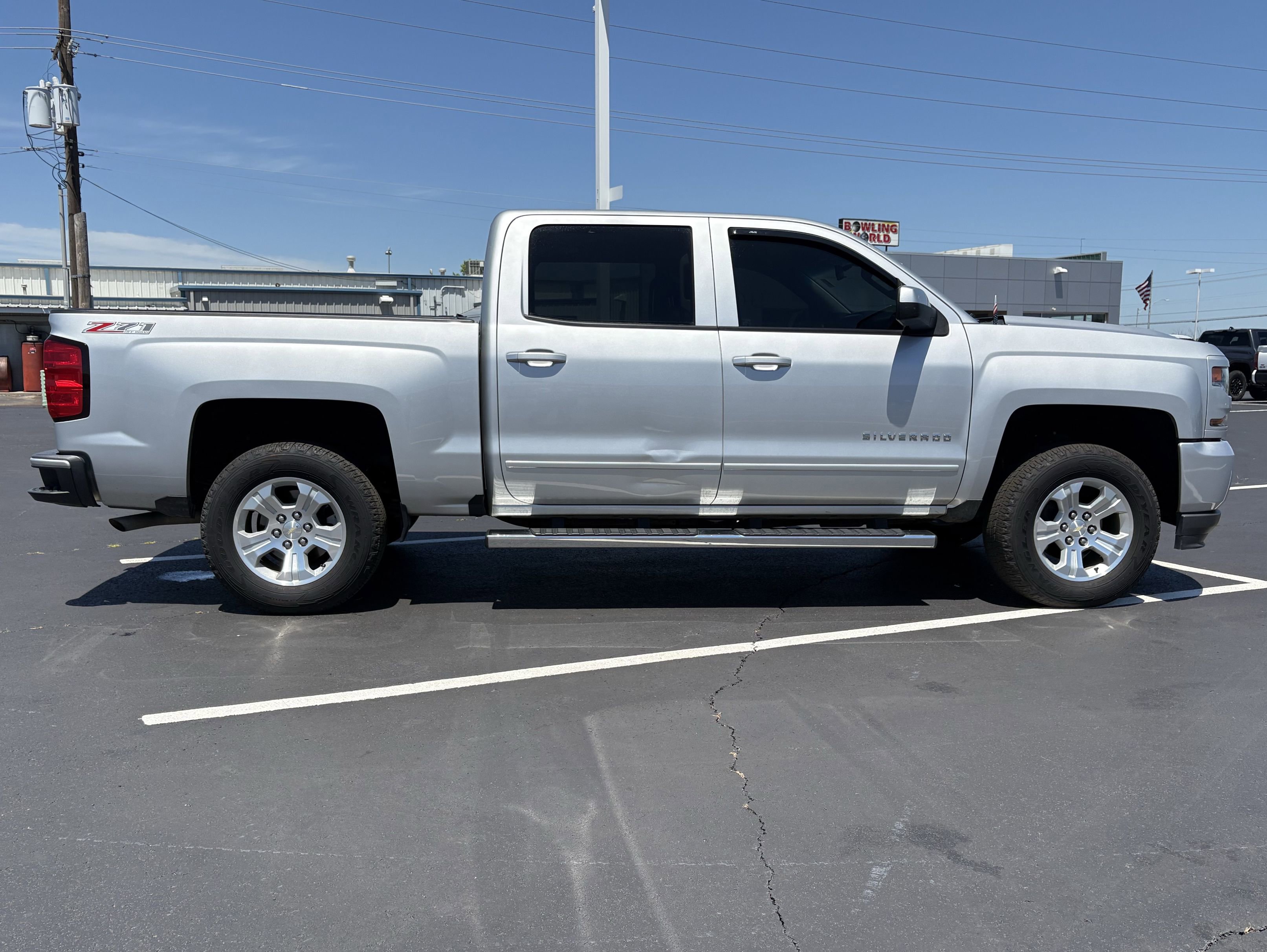 Used 2017 Chevrolet Silverado 1500 LT w/ All Star Edition AWD/4WD image 15