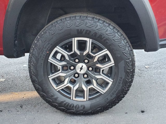 Certified 2024 Chevrolet Colorado Z71 w/ Z71 Convenience Package 2 AWD/4WD image 9