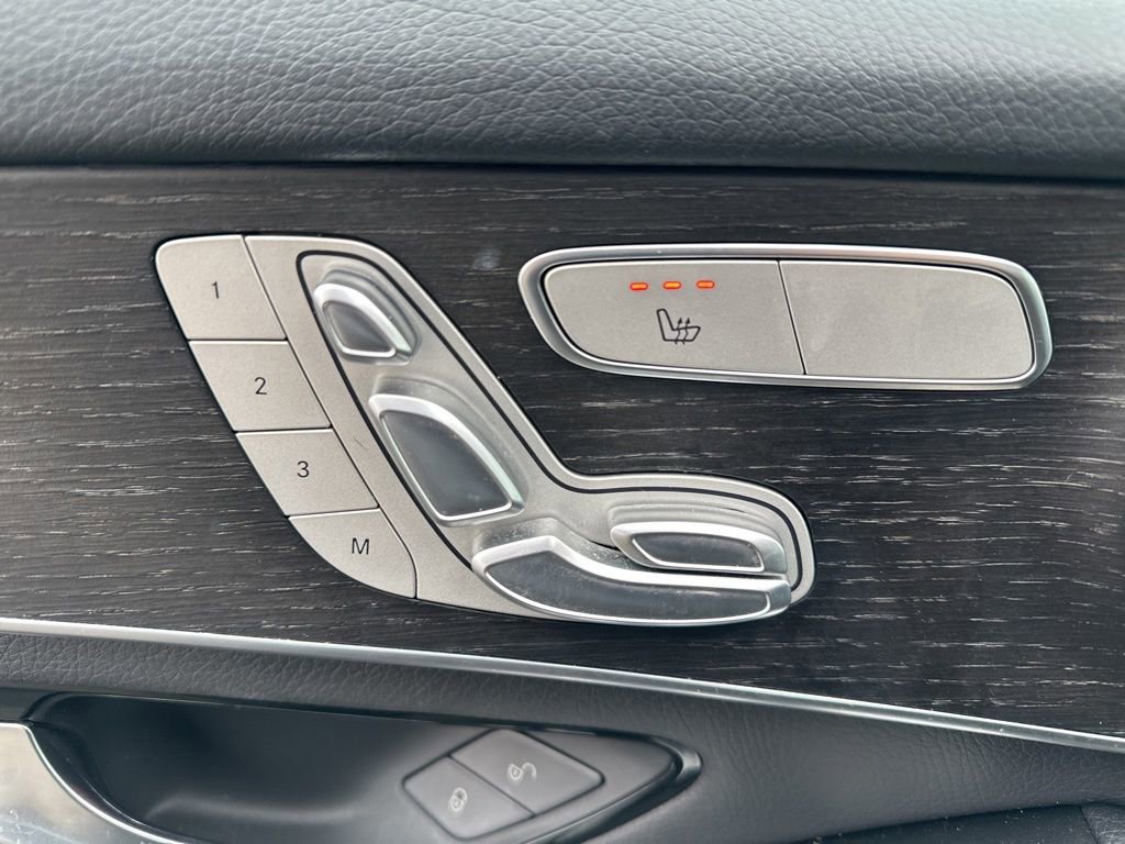 Used 2020 Mercedes-Benz GLC 300 4MATIC image 7