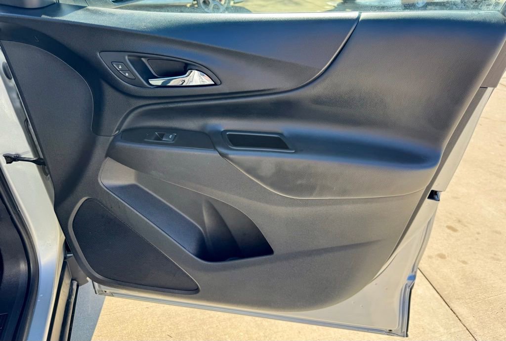 Used 2022 Chevrolet Equinox LT image 12