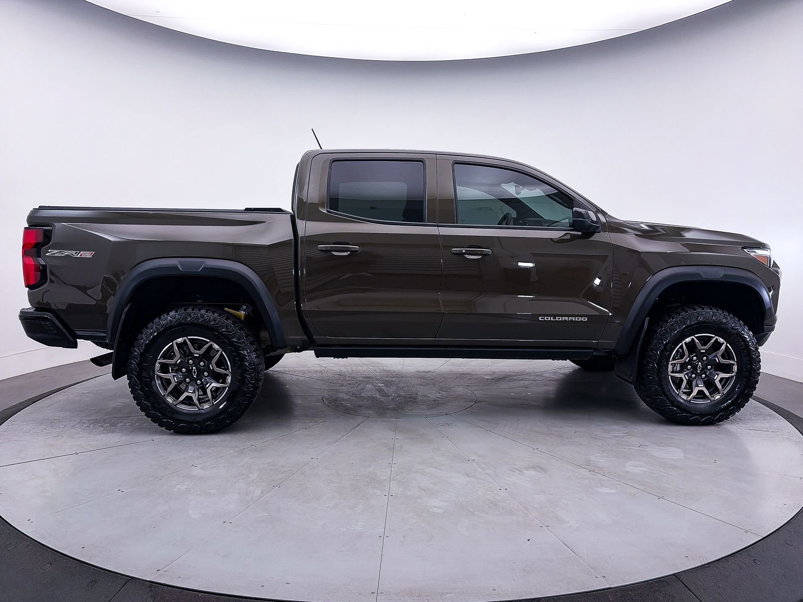 Used 2023 Chevrolet Colorado ZR2 w/ ZR2 Convenience Package III AWD/4WD image 44
