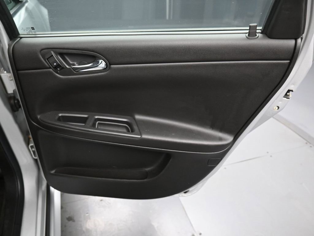 Used 2013 Chevrolet Impala LT w/ LT Sunroof Package image 33