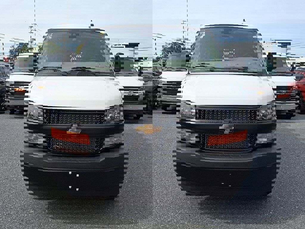 New 2025 Chevrolet Express 3500 w/ Driver Convenience Package image 2