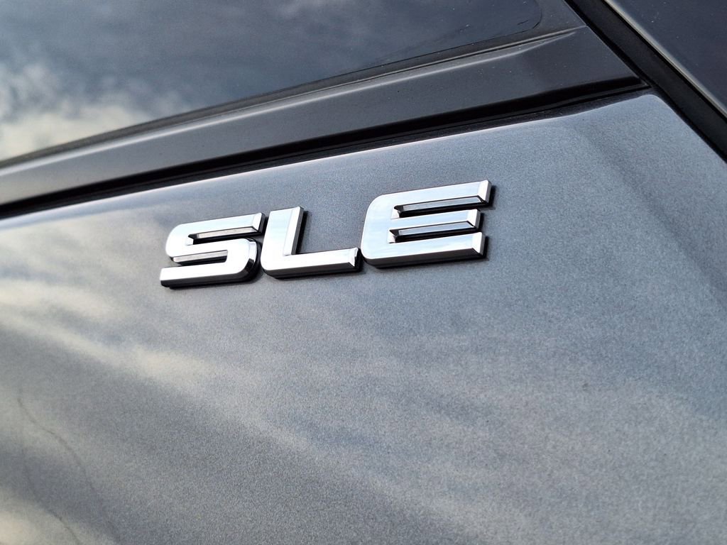 Used 2021 GMC Terrain SLE image 28