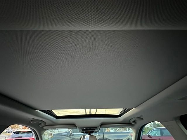 Certified 2022 Nissan Rogue SV w/ SV Premium Package AWD/4WD image 32