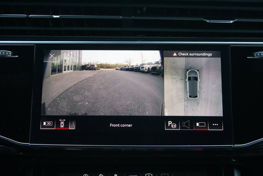 Used 2025 Audi Q8 Prestige image 18