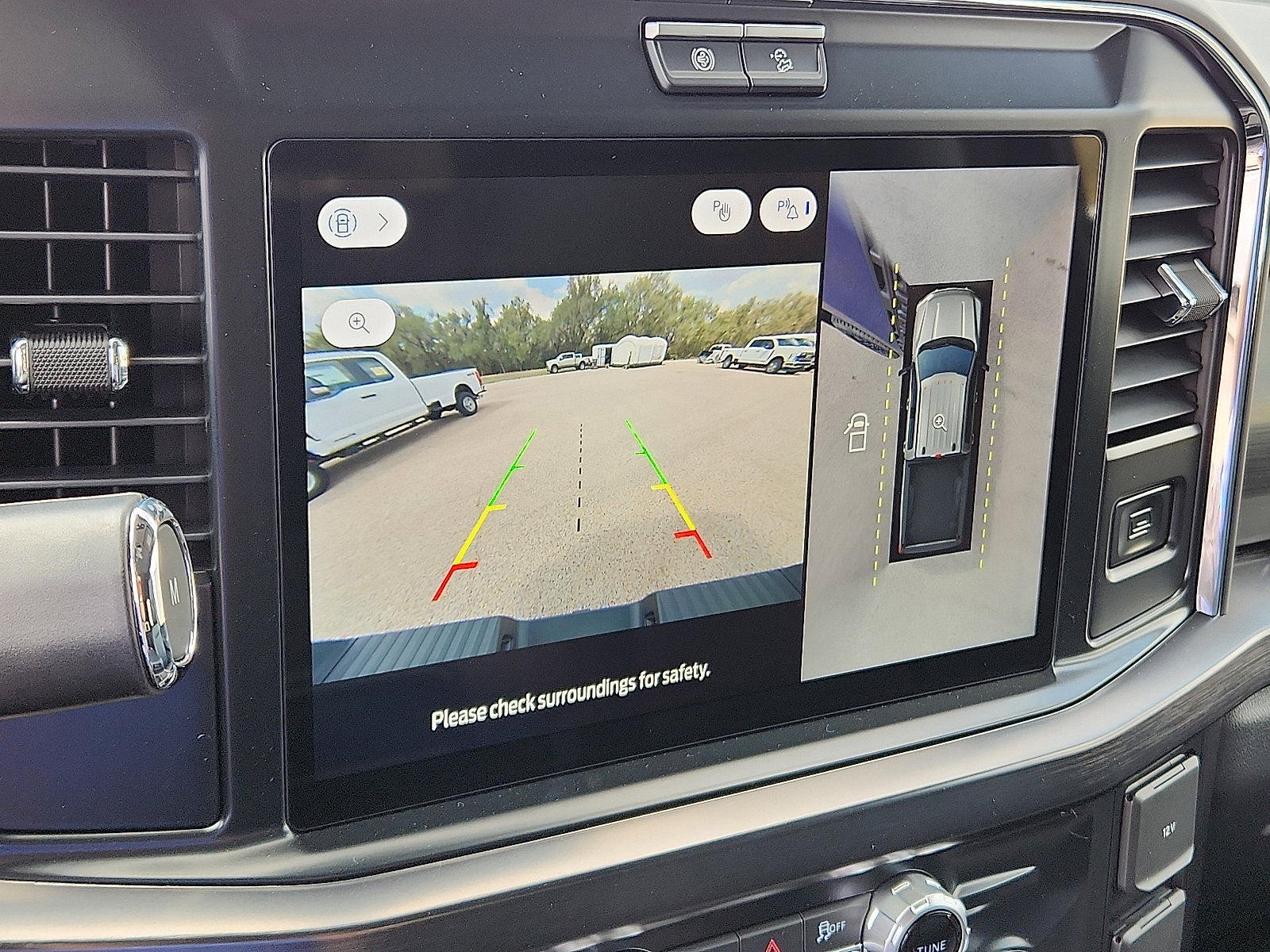 New 2026 Ford F350 Lariat w/ Black Appearance Package image 15