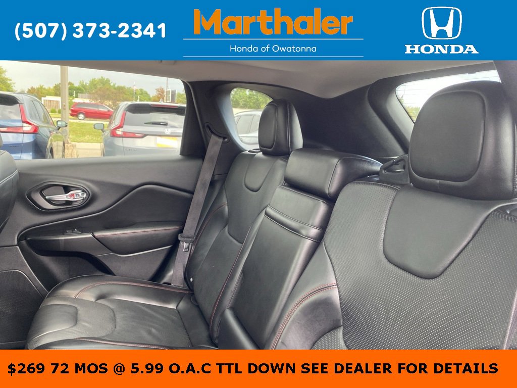 Used 2019 Jeep Cherokee Trailhawk image 13