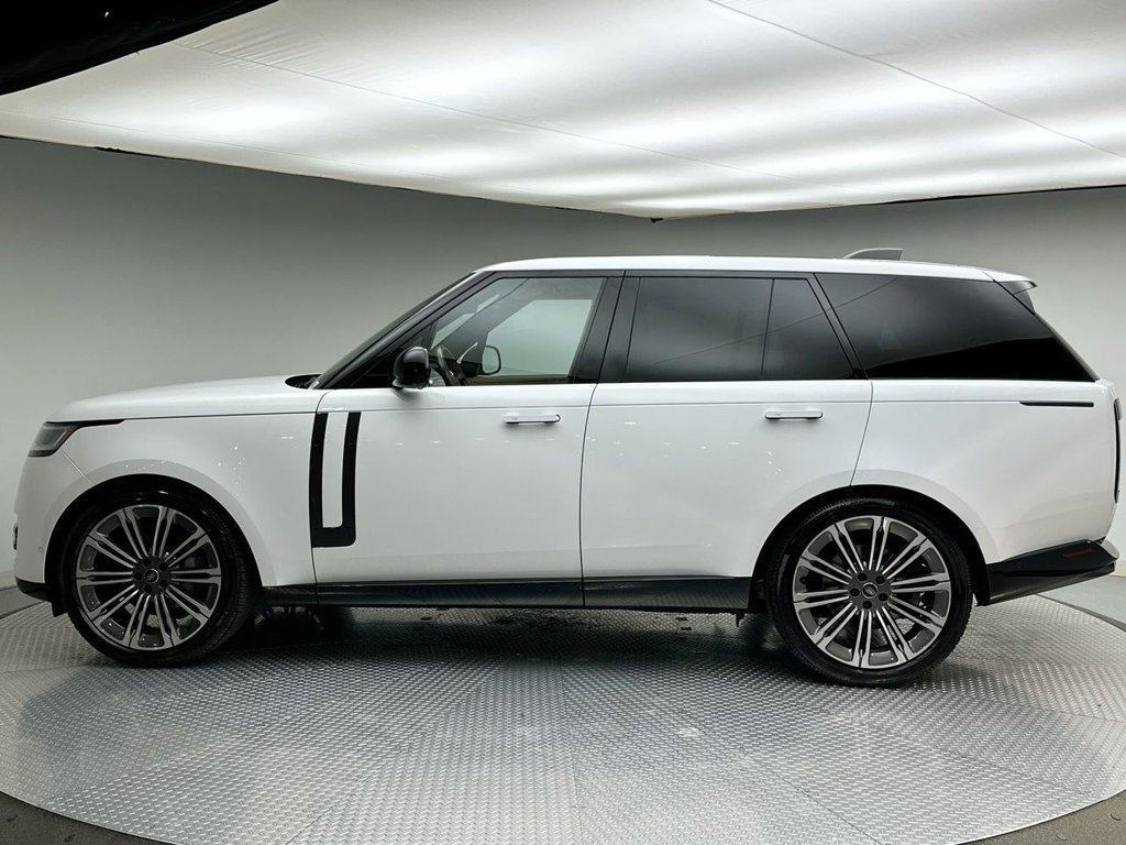 Used 2024 Land Rover Range Rover SE AWD/4WD image 10