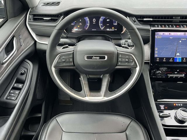 Used 2023 Jeep Grand Cherokee L Limited image 18