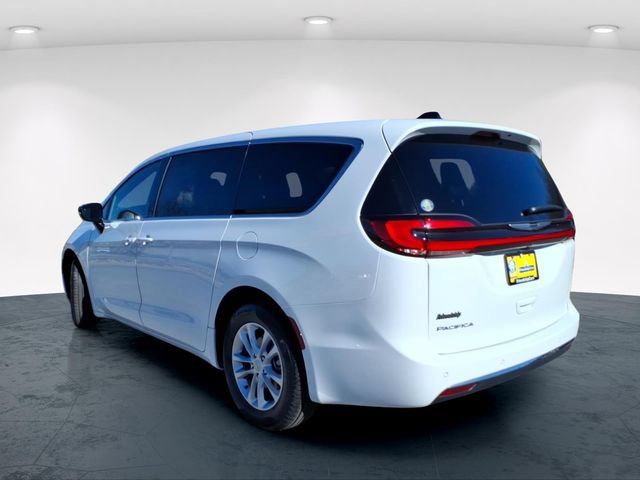 New 2026 Chrysler Pacifica Select FWD image 7