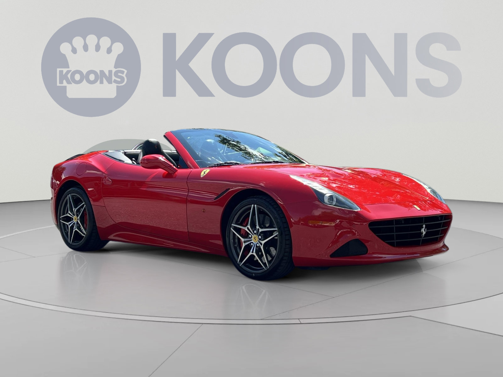 Used 2016 Ferrari California T RWD image 2