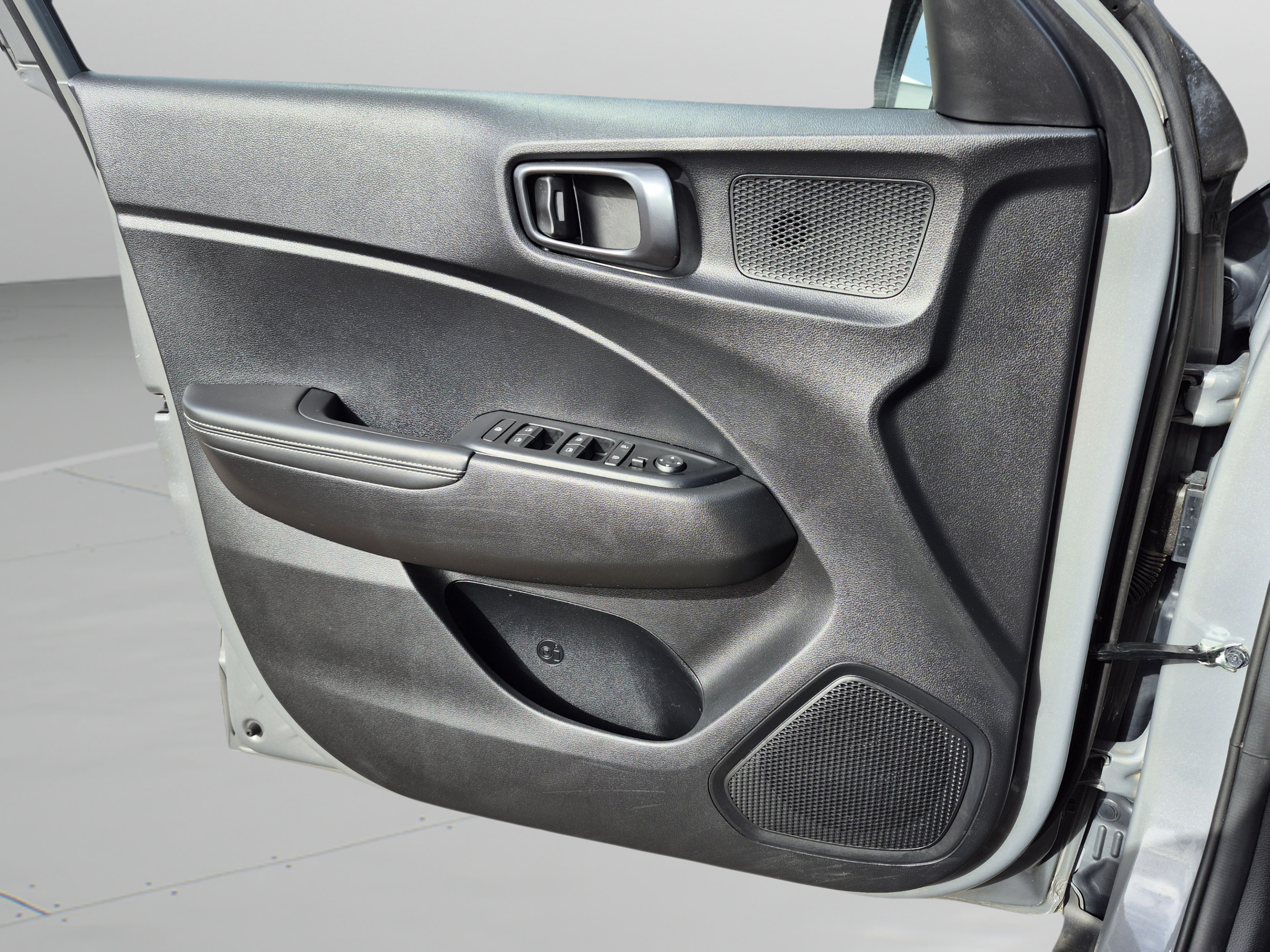 Certified 2022 Hyundai Venue Limited FWD image 20