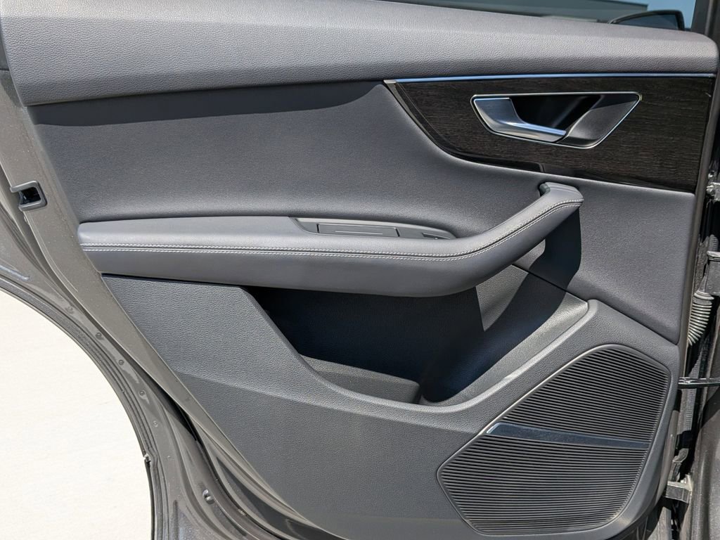 Used 2025 Audi Q7 3.0T Premium Plus image 26