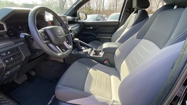 Used 2025 Toyota Tacoma TRD Off-Road AWD/4WD image 29