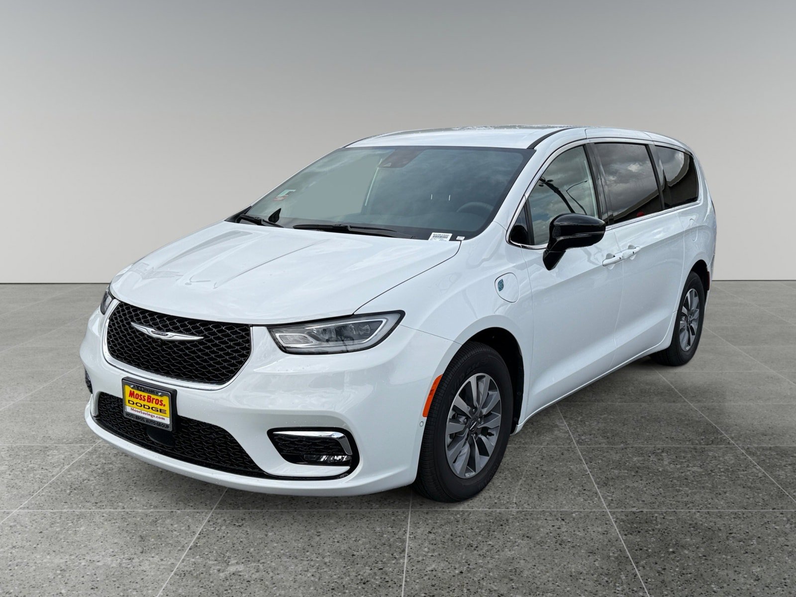 New 2025 Chrysler Pacifica Select