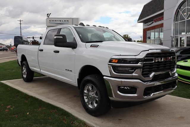 Used 2025 RAM 3500 Big Horn image 3