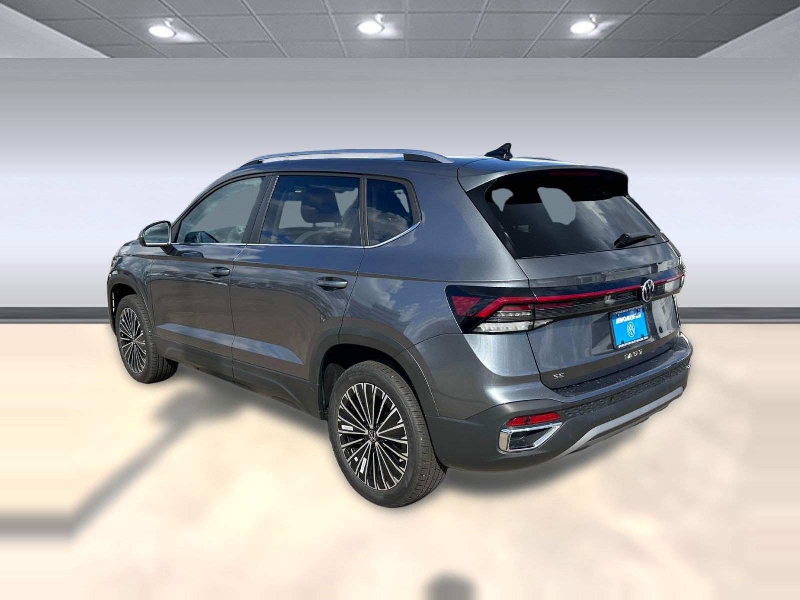 New 2026 Volkswagen Taos SE image 3