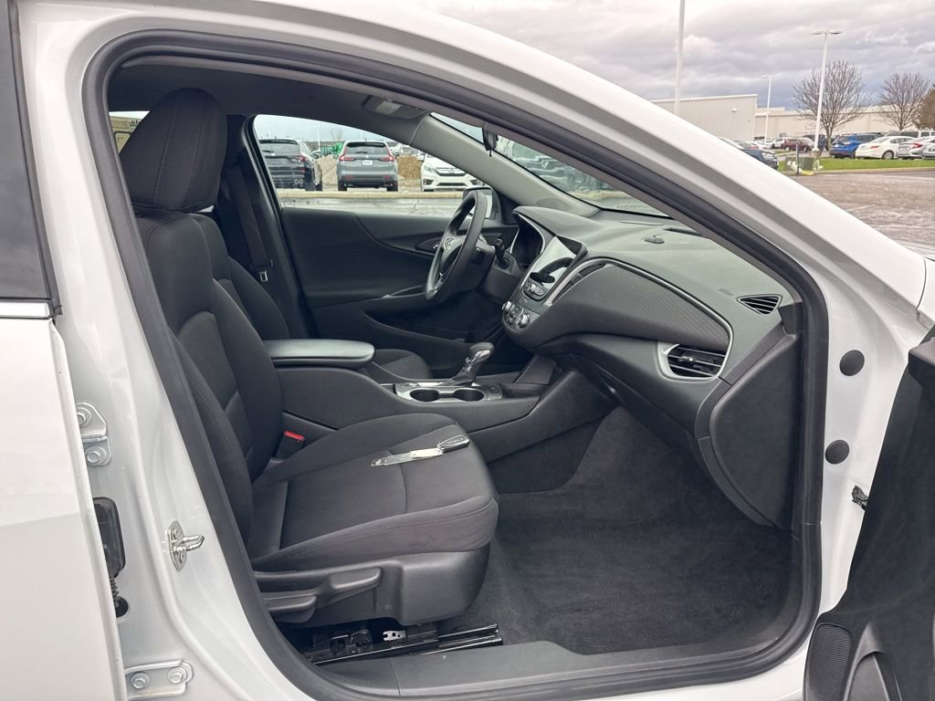 Used 2023 Chevrolet Malibu LS image 34