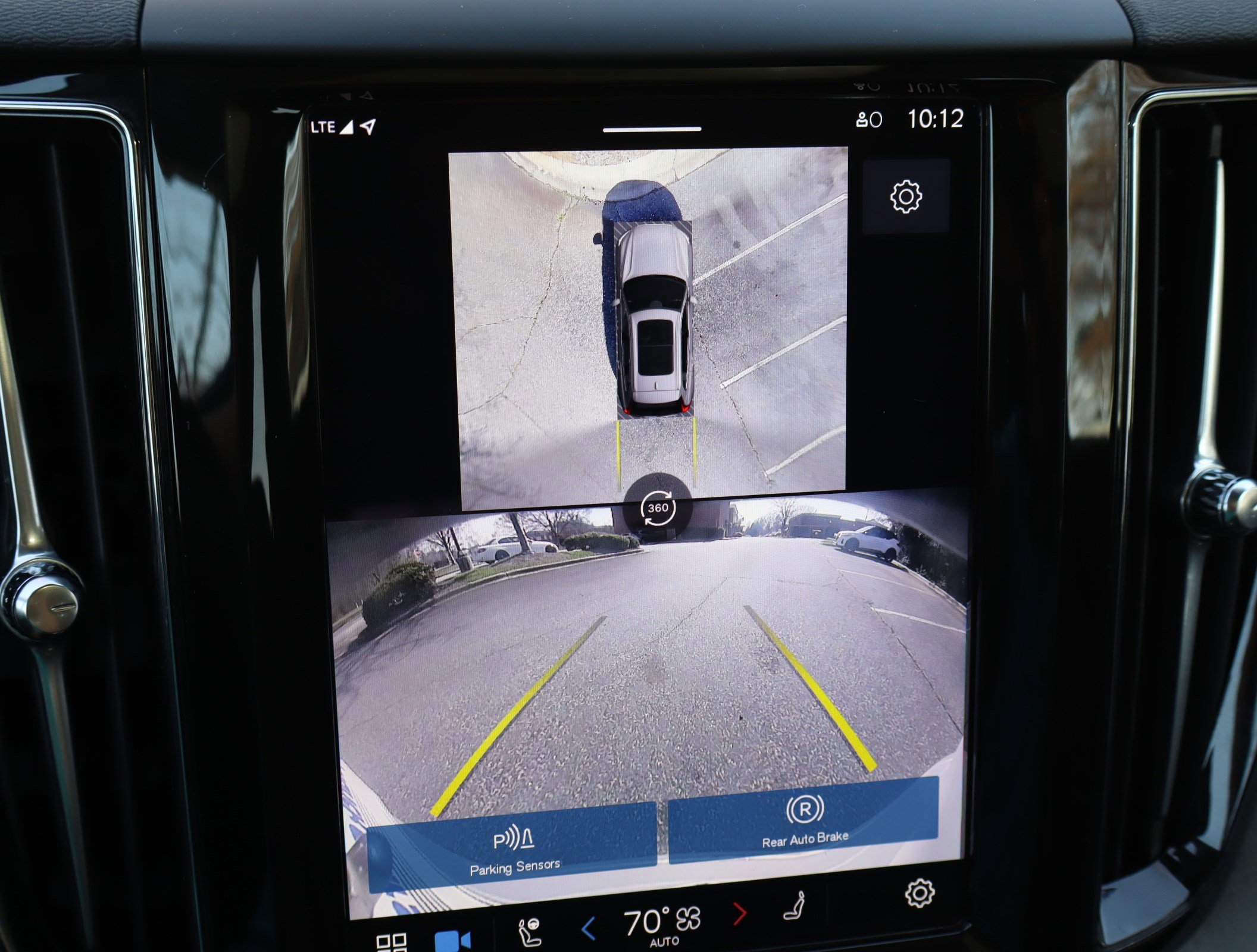 Used 2025 Volvo XC60 B5 Plus image 31