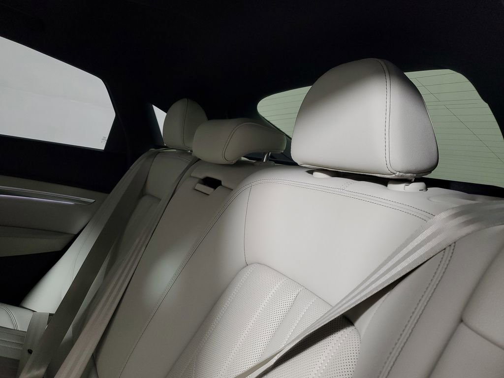 Used 2024 Audi Q8 e-tron Premium Plus w/ Premium Plus Package image 12