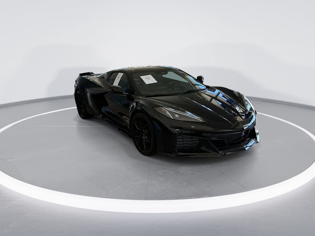 Used 2025 Chevrolet Corvette Z06 RWD image 4