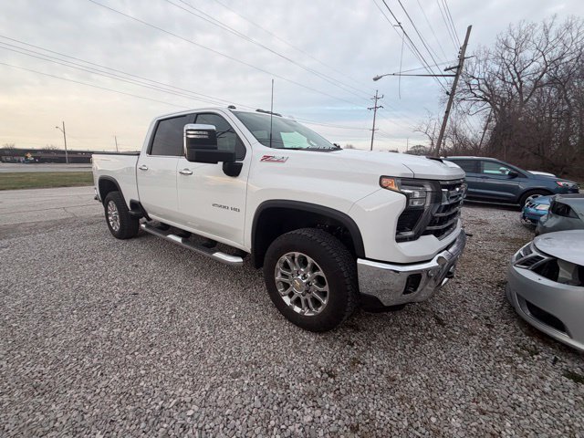 Used 2025 Chevrolet Silverado 2500 LTZ w/ LTZ Plus Package AWD/4WD image 7
