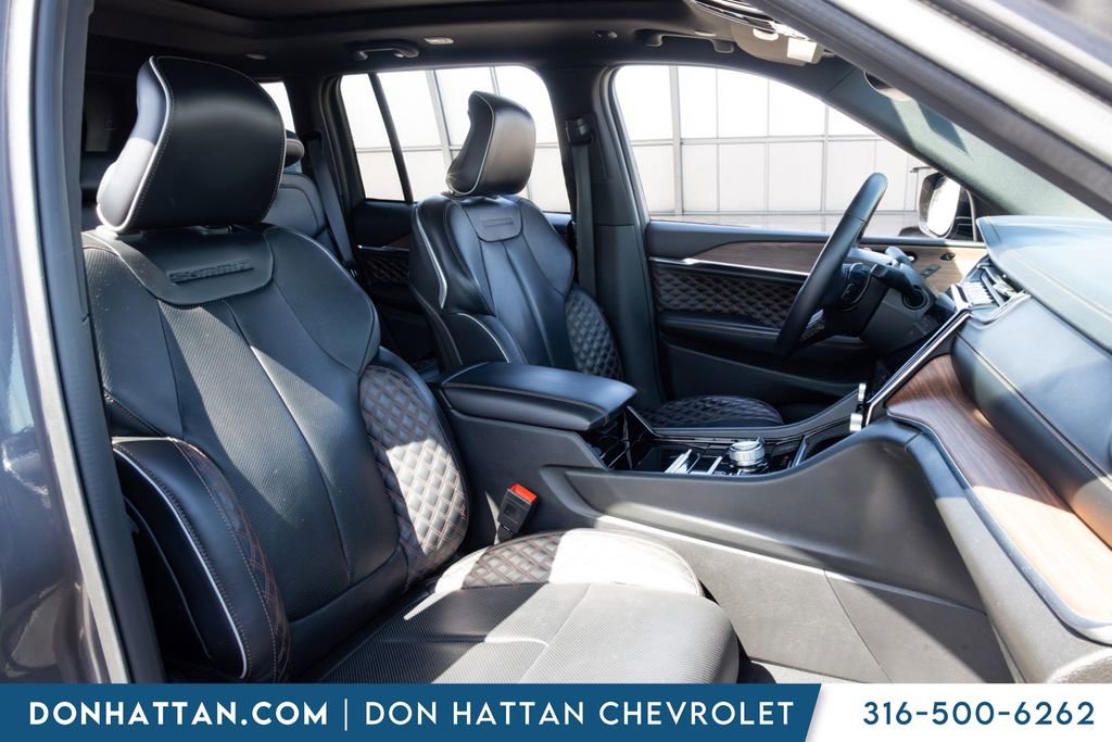 Used 2022 Jeep Grand Cherokee Summit AWD/4WD image 21