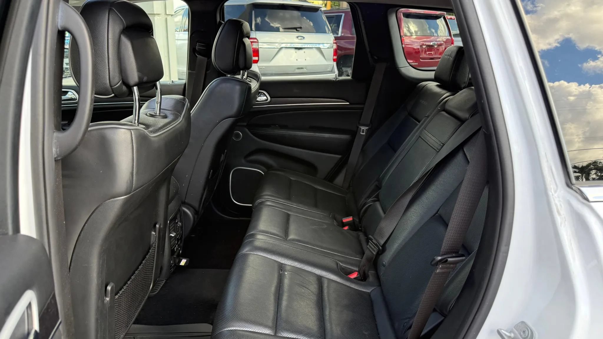 Used 2019 Jeep Grand Cherokee Summit AWD/4WD image 12