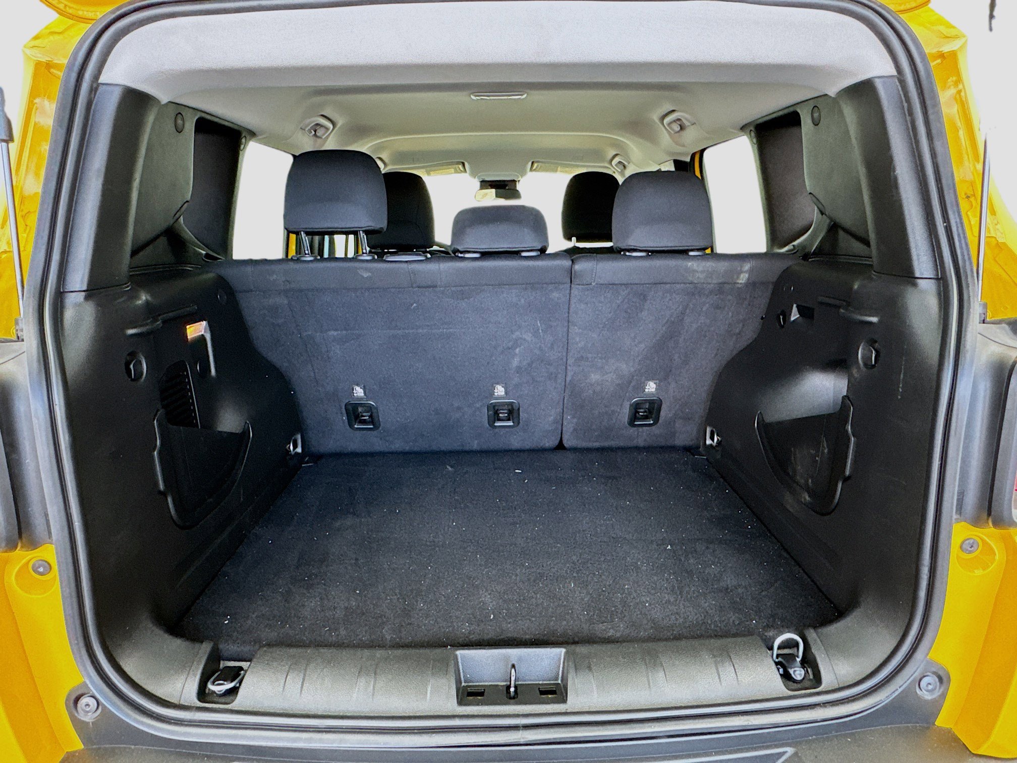 Used 2023 Jeep Renegade Altitude image 16